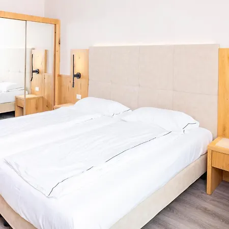 Centro Vacanze La Limonaia לימונה סול גרדה
