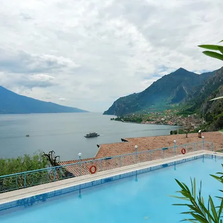 Centro Vacanze La Limonaia Hotel 3*