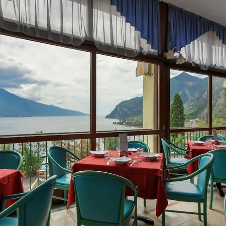 Centro Vacanze La Limonaia Hotel 3*