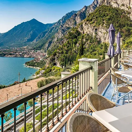 Centro Vacanze La Limonaia 3*