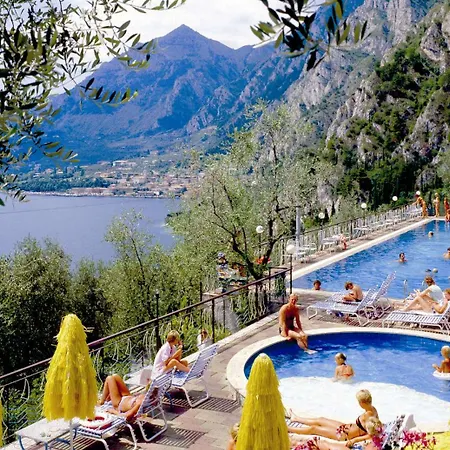 Centro Vacanze La Limonaia ホテル リモーネ・スル・ガルダ