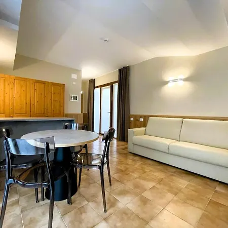 Centro Vacanze La Limonaia ホテル 3*