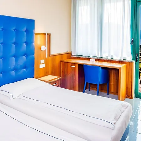 Centro Vacanze La Limonaia リモーネ・スル・ガルダ