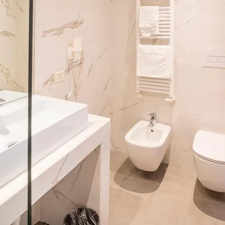 ホテル Centro Vacanze La Limonaia リモーネ・スル・ガルダ