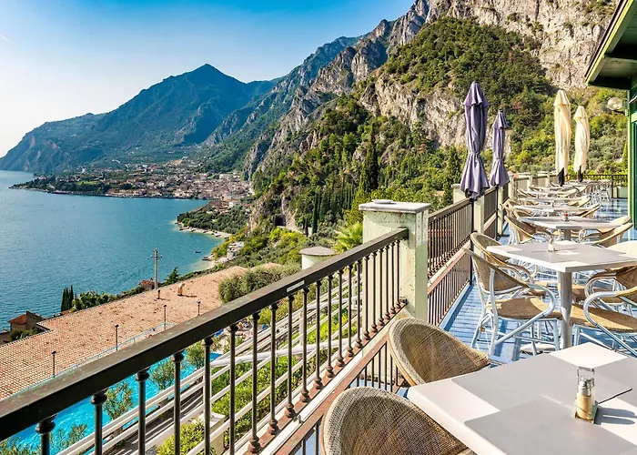 Centro Vacanze La Limonaia 3*