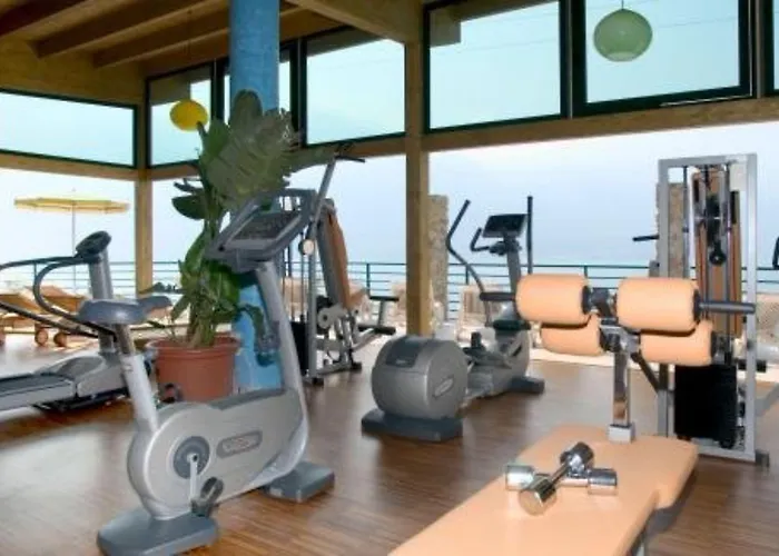 Hotel Centro Vacanze La Limonaia 3*