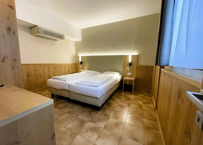 Centro Vacanze La Limonaia Hotel 3*